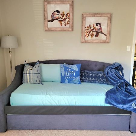 وارنر روبينز Welcome To Condo Sweet Step! المظهر الخارجي الصورة