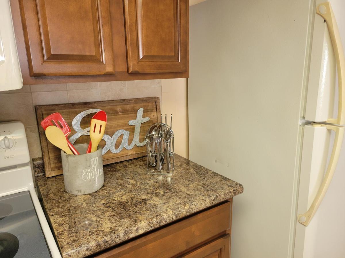 وارنر روبينز Welcome To Condo Sweet Step! المظهر الخارجي الصورة